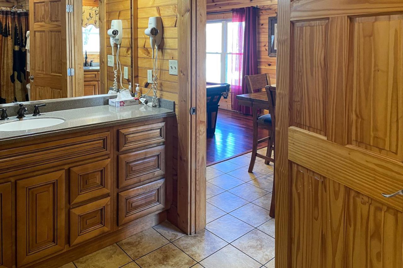 Black Bear Hideaway Cabin Гатлинбург Экстерьер фото